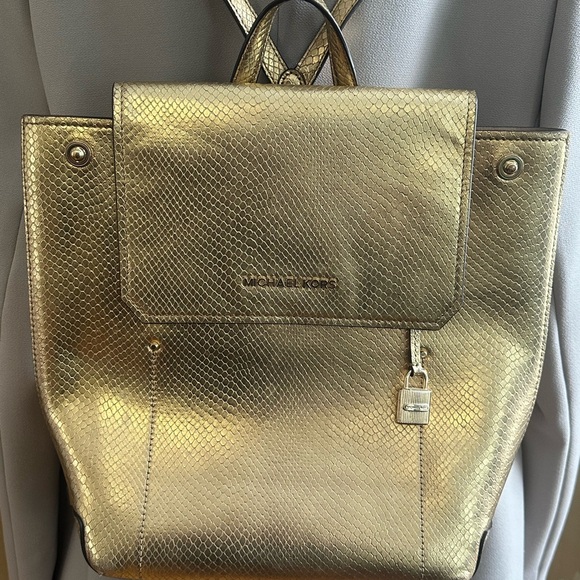 Women's Michael Kors Python Embossed Gold Snap Close Backpack w/ Straps!!!!! - Picture 2 of 8